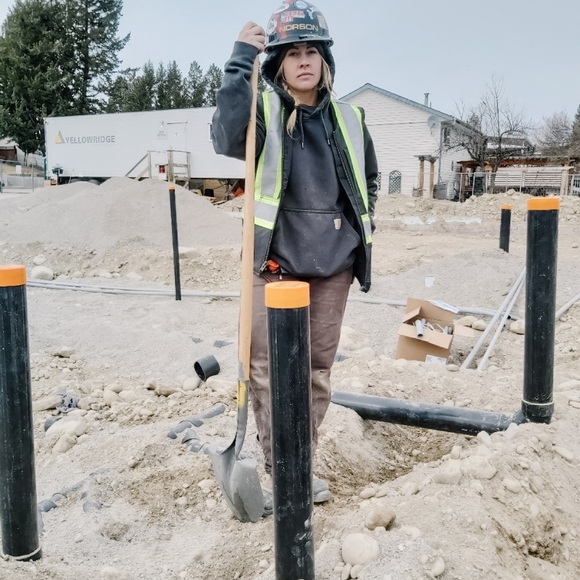 Meet your Posher, Jess - Picture 3 of 3